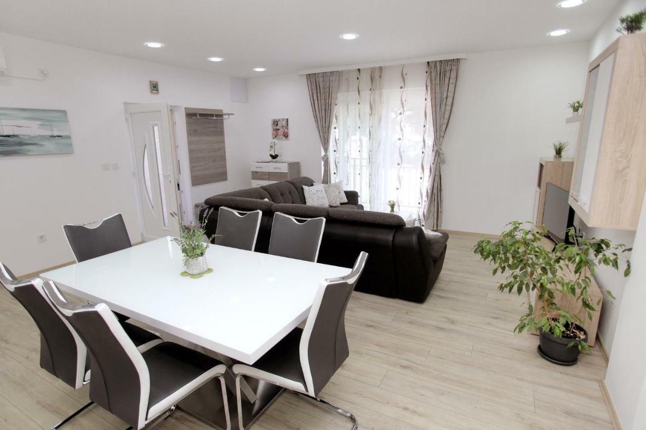 Apartments Viki トロギール エクステリア 写真